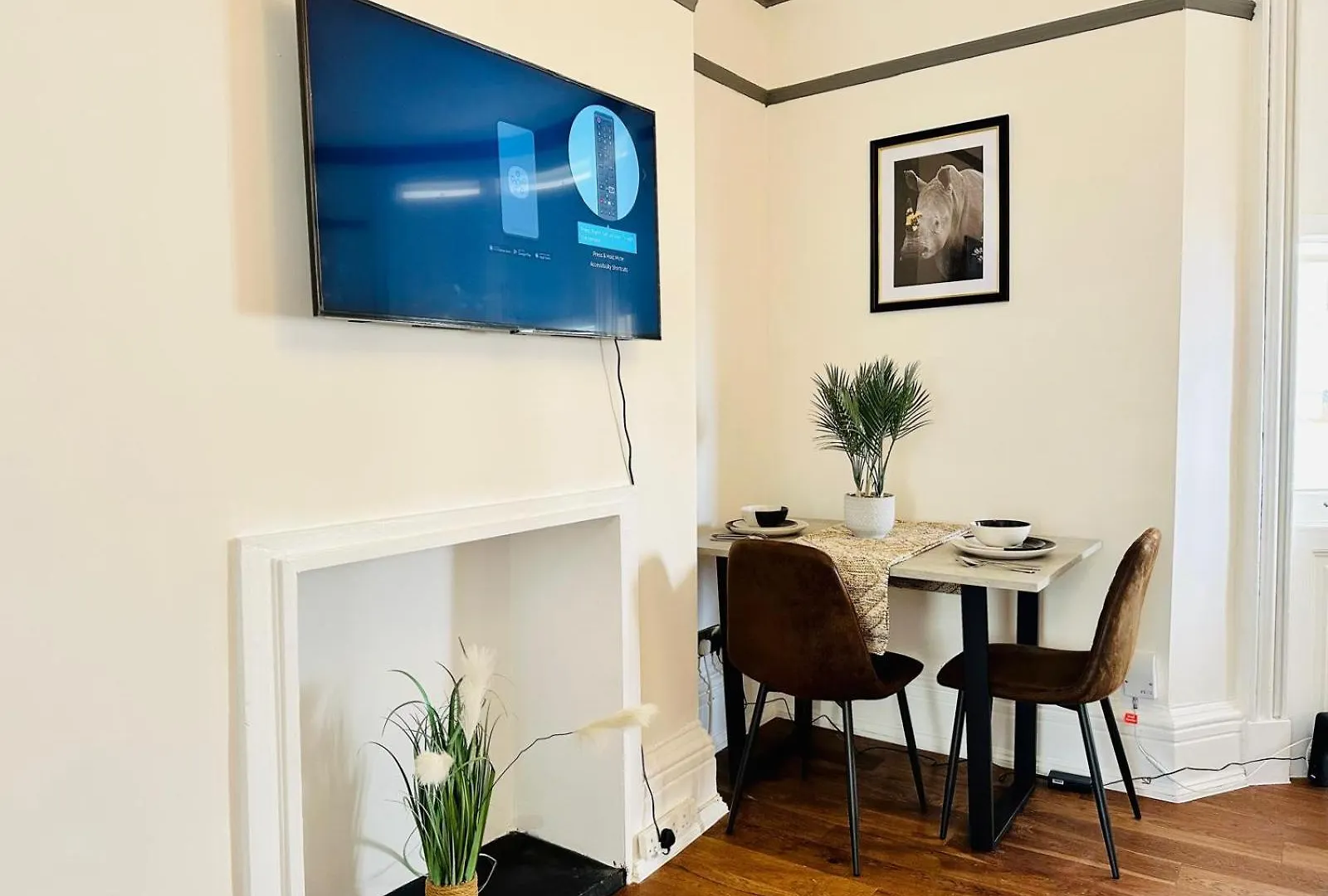 Garden Hideaway 1-Bedroom Brighton Apartment